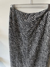 Load image into Gallery viewer, long zebra skirt | M

