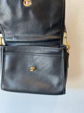 Cargar imagen en el visor de la galería, Coach Court Bag in Black
