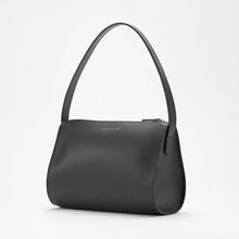 Cargar imagen en el visor de la galería, The Hug Shoulder Bag: Saddle
