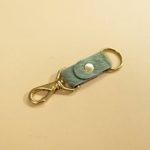 Cargar imagen en el visor de la galería, Keychain - Seafoam Hair on Hide
