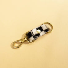 Charger l&#39;image dans la galerie, Keychain - Checkered Hair on Hide
