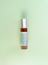 Charger l&#39;image dans la galerie, Trees of the High Desert: Roll on Herbal Perfume - 10 ml
