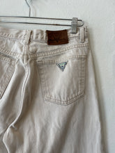 Load image into Gallery viewer, Guess Stone Wash Jeans
