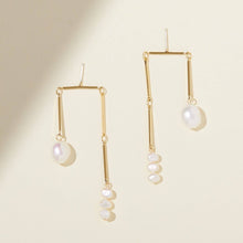 Load image into Gallery viewer, Toni Earrings - Pearl
