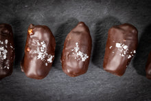 Cargar imagen en el visor de la galería, Almond Java Crunch, chocolate covered dates
