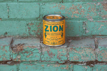 Load image into Gallery viewer, Zion National Park Candle: 1/2 Pint / Wood Wick
