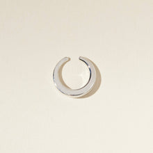 Cargar imagen en el visor de la galería, Round Ear Cuff: Sterling Silver
