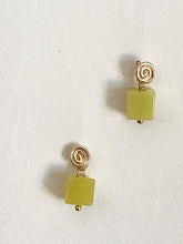 Charger l&#39;image dans la galerie, Inward Earrings- Olive Jade: 14K Gold Filled
