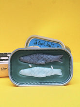 Charger l&#39;image dans la galerie, Tinned Fish Candle - Olive Oil and Sea Salt
