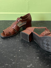 Cargar imagen en el visor de la galería, woven leather sandals | 8.5N
