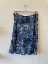 Charger l&#39;image dans la galerie, blue pattern swing skirt | M
