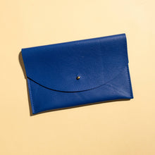 Cargar imagen en el visor de la galería, Envelope Pouch - Lapis Leather
