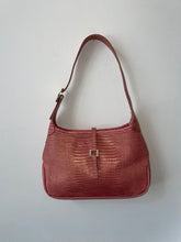 Cargar imagen en el visor de la galería, pink embossed mini bag
