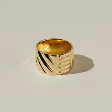 Charger l&#39;image dans la galerie, Chloe Ring -Size 8
