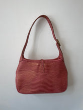 Cargar imagen en el visor de la galería, pink embossed mini bag
