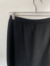 Load image into Gallery viewer, black mini skirt - knit | M
