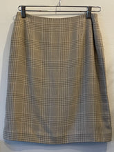 Cargar imagen en el visor de la galería, Plaid Skirt
