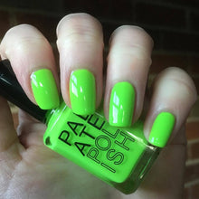 Charger l&#39;image dans la galerie, Lime Nail Polish
