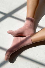 Charger l&#39;image dans la galerie, Embroidered Cloud Socks : Pink Rosé + Silver Seashell
