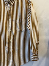 Cargar imagen en el visor de la galería, Striped Button-Down, L
