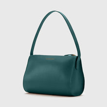 Cargar imagen en el visor de la galería, The Hug Shoulder Bag: Saddle
