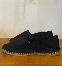 Load image into Gallery viewer, Basque Espadrilles in Multiple Colors
