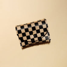 Cargar imagen en el visor de la galería, Cardholder - Tan Checkered Hair on Hide
