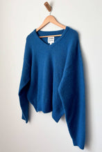 Cargar imagen en el visor de la galería, James Mohair Sweater in Blue
