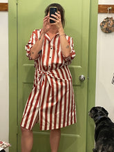 Cargar imagen en el visor de la galería, Striped Wrap Skirt
