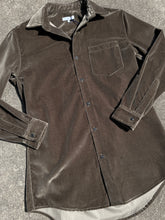 Load image into Gallery viewer, Oversize Longsleeve Shirt in Walnut Velvet
