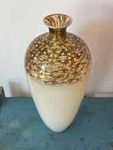 Charger l&#39;image dans la galerie, Handmade Vase
