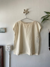 Load image into Gallery viewer, Tunic in Cream
