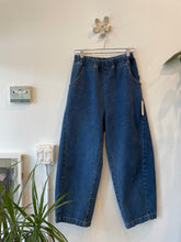 Load image into Gallery viewer, Arc Pant in Denim
