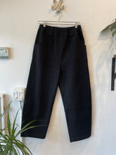 Load image into Gallery viewer, Arc Pant in Black
