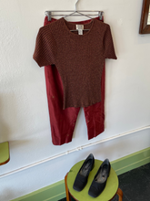 Load image into Gallery viewer, Burgundy Satin Capri&#39;s
