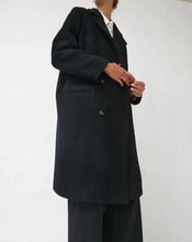 Cargar imagen en el visor de la galería, Ned Coat in Black
