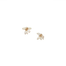 Charger l&#39;image dans la galerie, Fiore Studs: 14K Gold Filled
