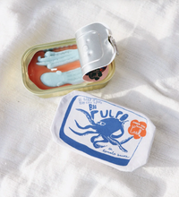 Cargar imagen en el visor de la galería, Tinned Fish Candle - Pulpo in Tomato Sauce
