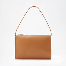 Cargar imagen en el visor de la galería, The Hug Shoulder Bag: Saddle
