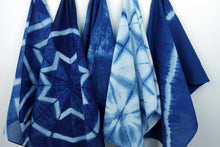 Cargar imagen en el visor de la galería, Yamato Indigo Shibori Kit (Bandana + Tenugui)
