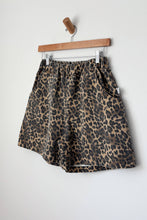 Load image into Gallery viewer, City Shorts in Leopard
