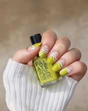 Charger l&#39;image dans la galerie, Pistachio Nail Polish
