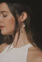 Load image into Gallery viewer, Toni Earrings - Pearl
