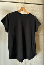 Load image into Gallery viewer, Ease Tee in True Black
