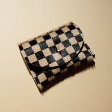 Cargar imagen en el visor de la galería, Cardholder - Tan Checkered Hair on Hide
