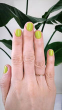 Charger l&#39;image dans la galerie, Pistachio Nail Polish
