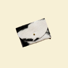 Cargar imagen en el visor de la galería, Cardholder - Black + White Hair on Hide
